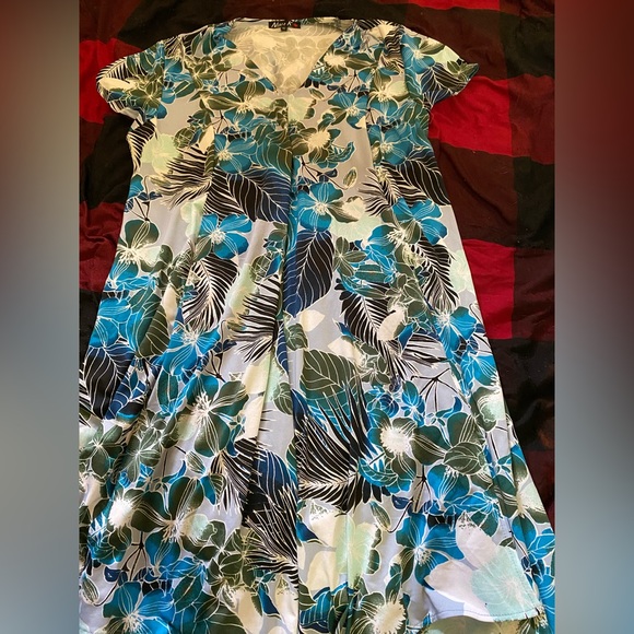 Dress - Picture 1 of 1